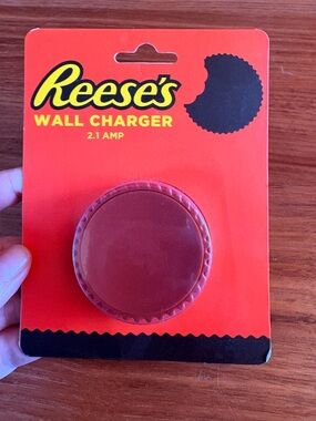 Reese’s peanut butter cup Wall Charger new